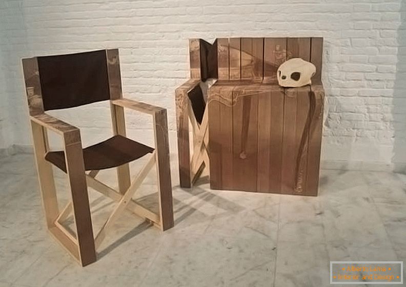 Összecsukható székekből készült pad