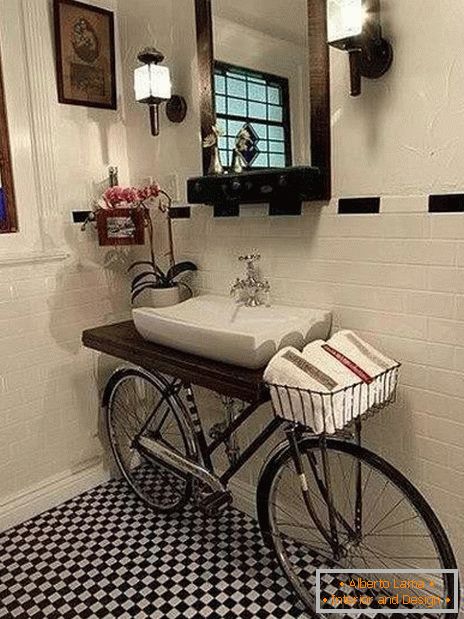 Kerékpár a fürdőszobában