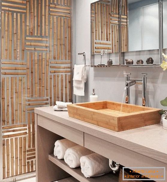 Bambusz mosdó az ázsiai fürdőszobában
