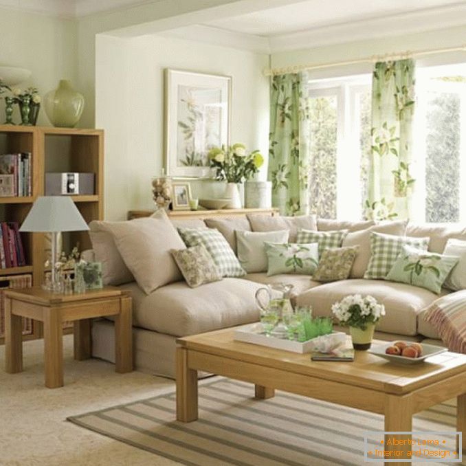 A nappali frissítő kialakítása zöld tónusokkal