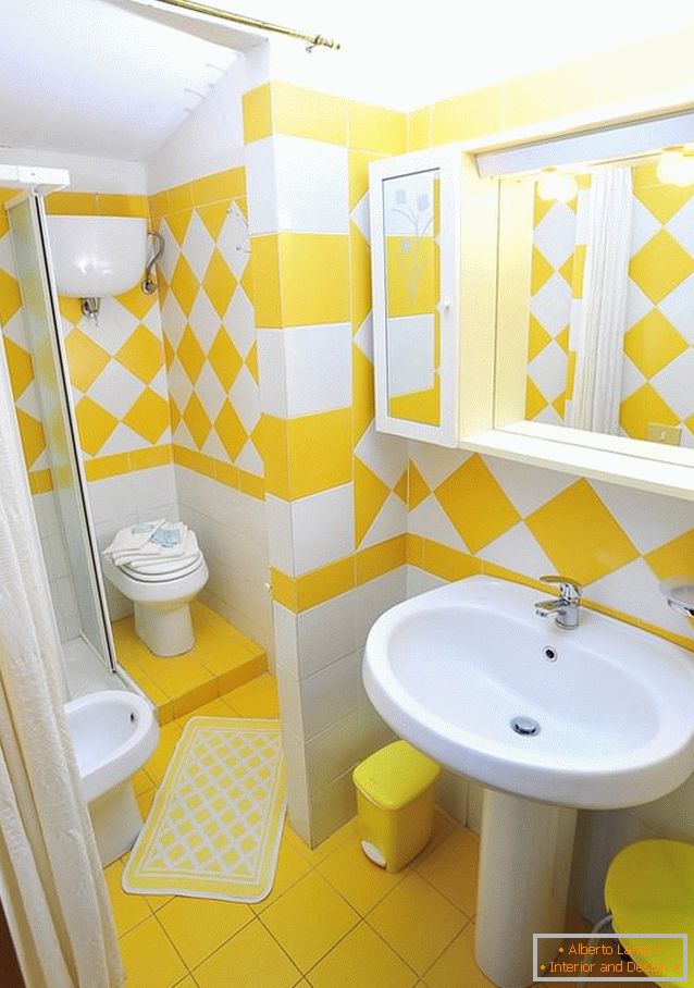 Napos dekorációs fürdő sárga színben