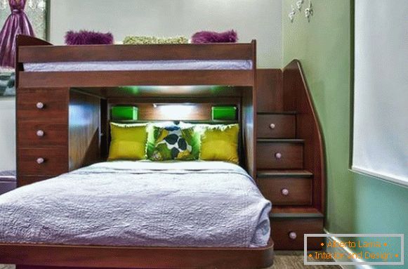 Kétszintes ágy beépített szekrénnyel