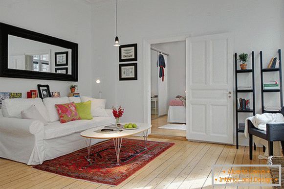 Svédországban egy kis lakás nappalija