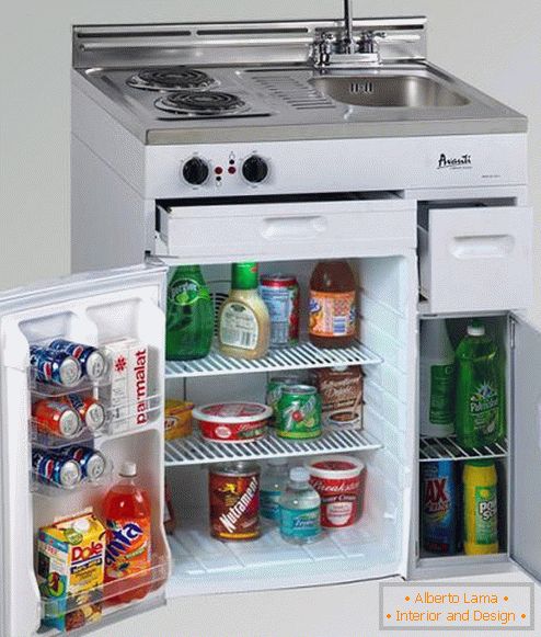 Beépített hűtőszekrény a mosogató alá