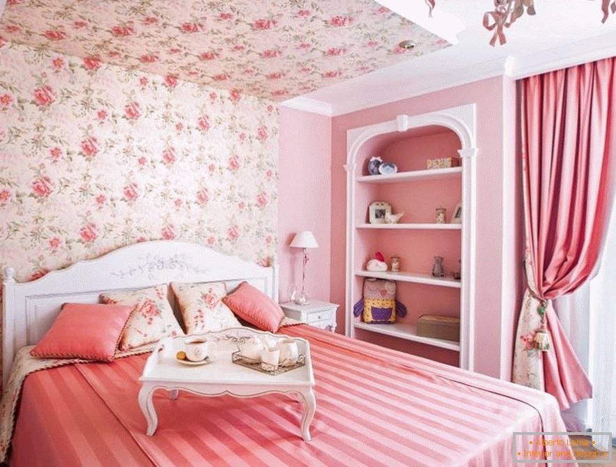 Hálószoba rózsaszín színben