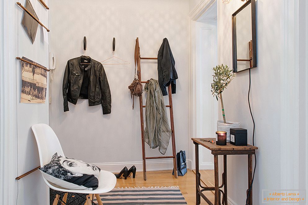 A kétszobás apartman belseje skandináv stílusban Stockholmban