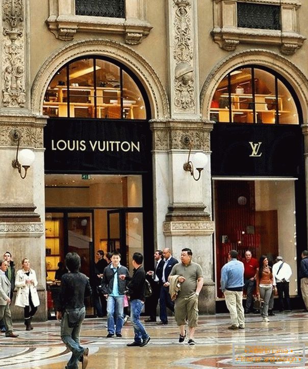 Louis Vuitton boltja Milánóban