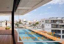 Az ötödik emeleten lévő medence, mint egy luxus otthona Tel Aviv új otthonának