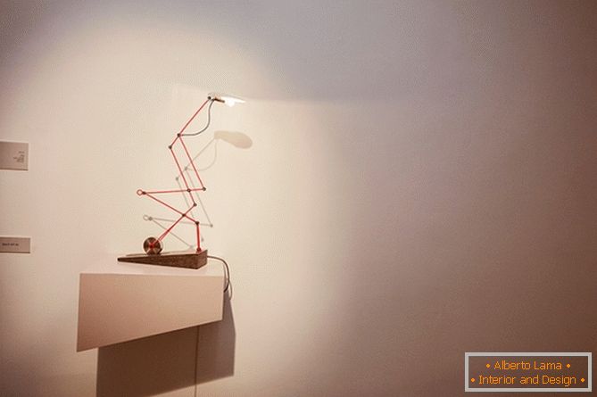 Bugal asztali lámpa a stúdióból Magenta