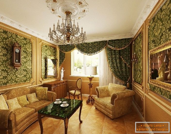 Sötétzöld háttérkép arany mintával - nagyszerű a barokk nappali számára.