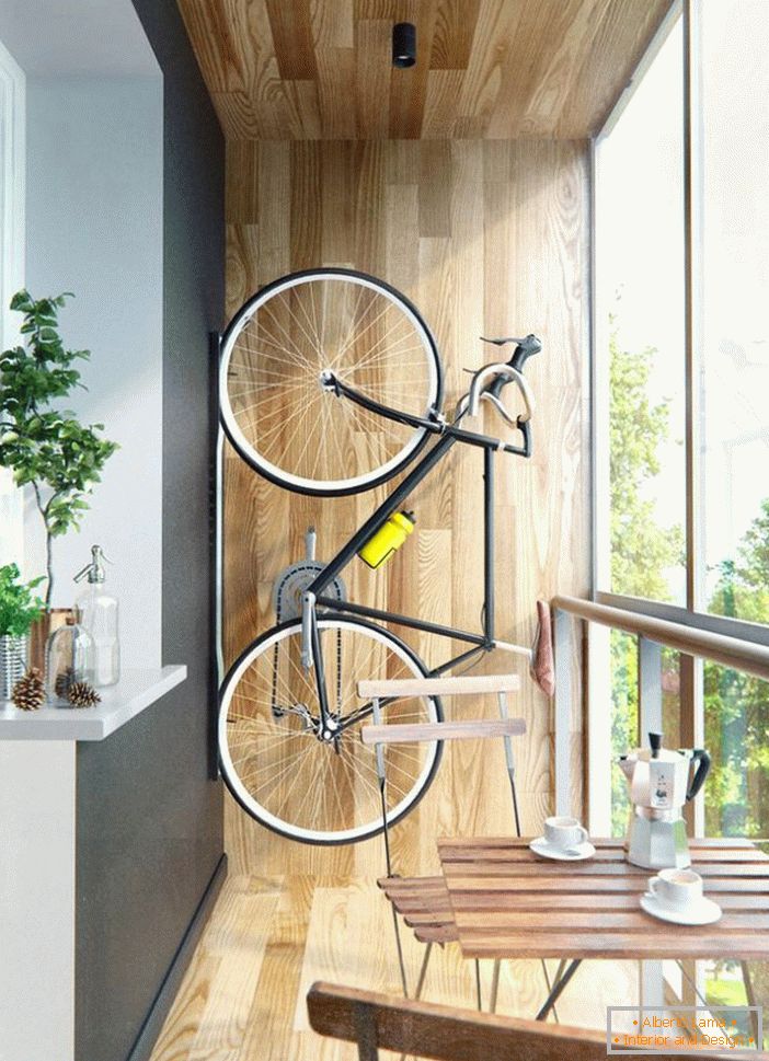 Kerékpár az erkélyen
