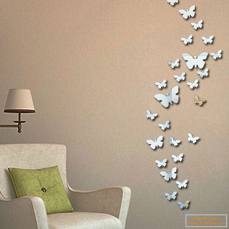 Tükör pillangók a falon