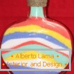 A színes só rétegeinek kombinációja a palackban