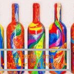Világos minták a palackokon