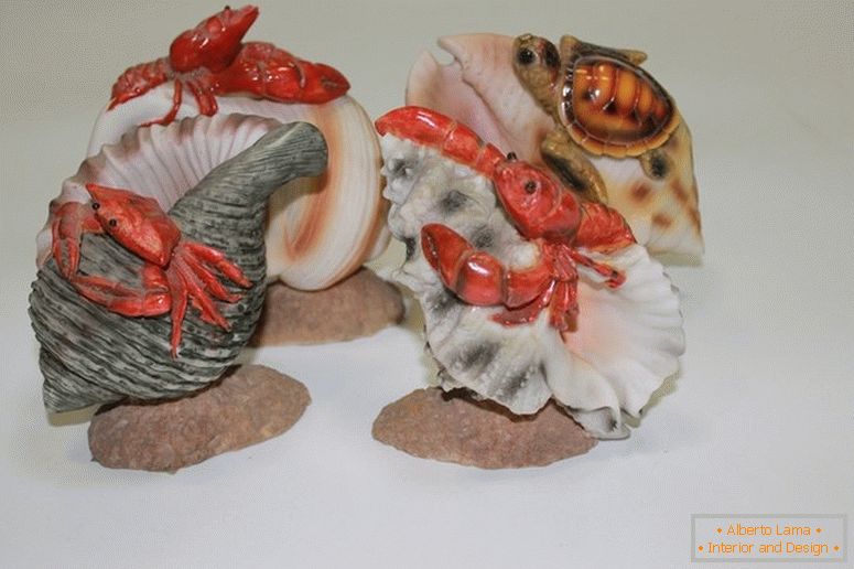 Kagylóból készült figurák