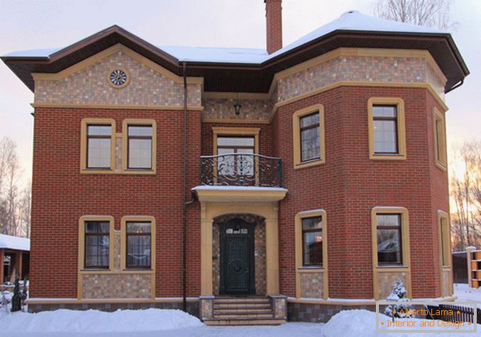 A ház homlokzatának dekoratív kialakítása кирпичом фото