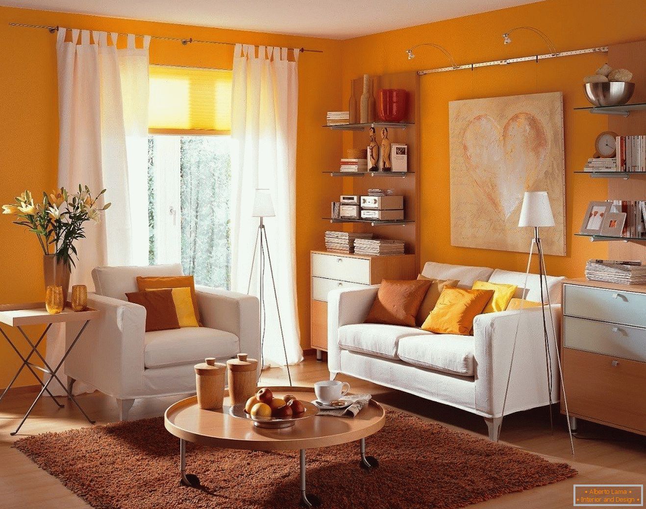 Nappali szoba narancssárga falakkal