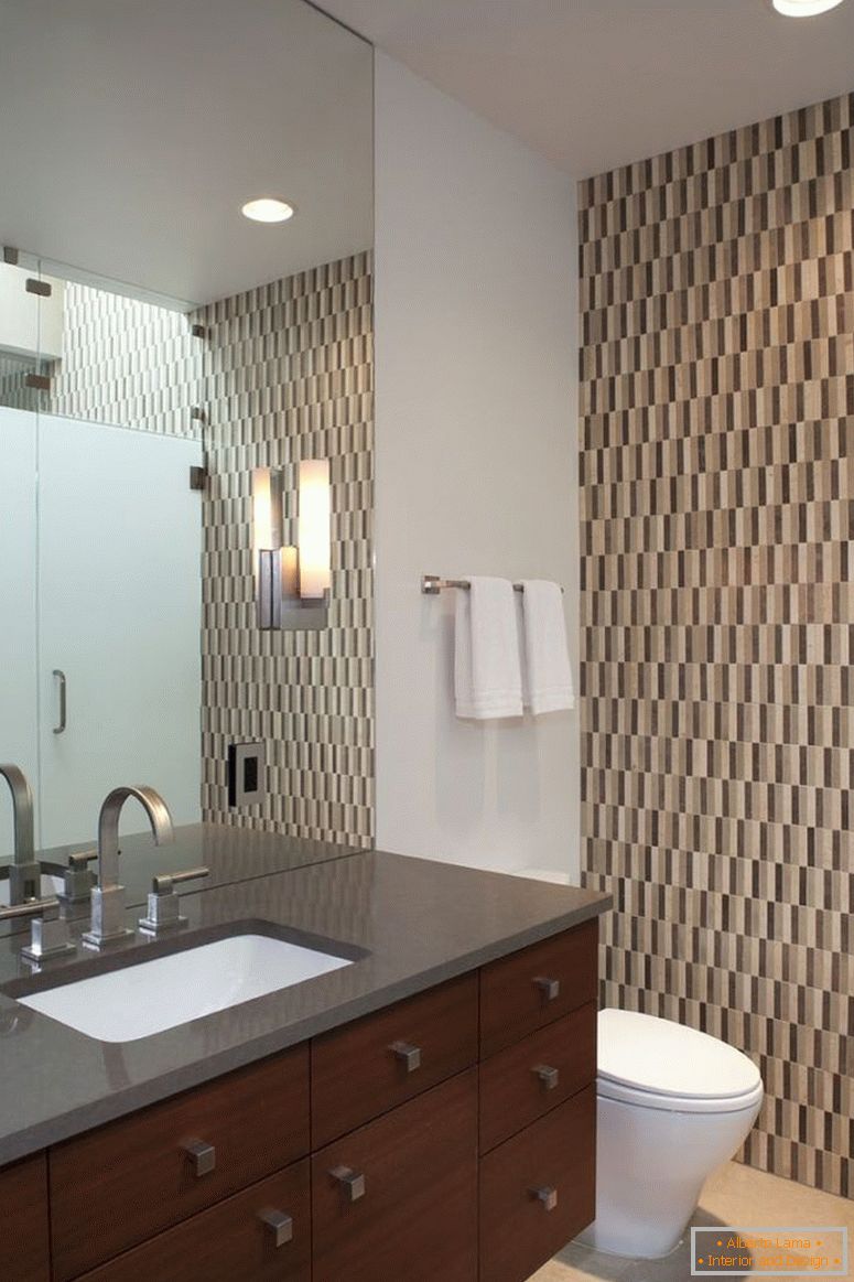 minimalist-lake-lb-fürdőszoba-belsőépítészeti-with-wooden-vanity-and-black-countertop-and-mirror-luxurious-bathrooms-interior-design-ideas-bedrooms-design-ideas-modern-bathrooms-design-bathroom