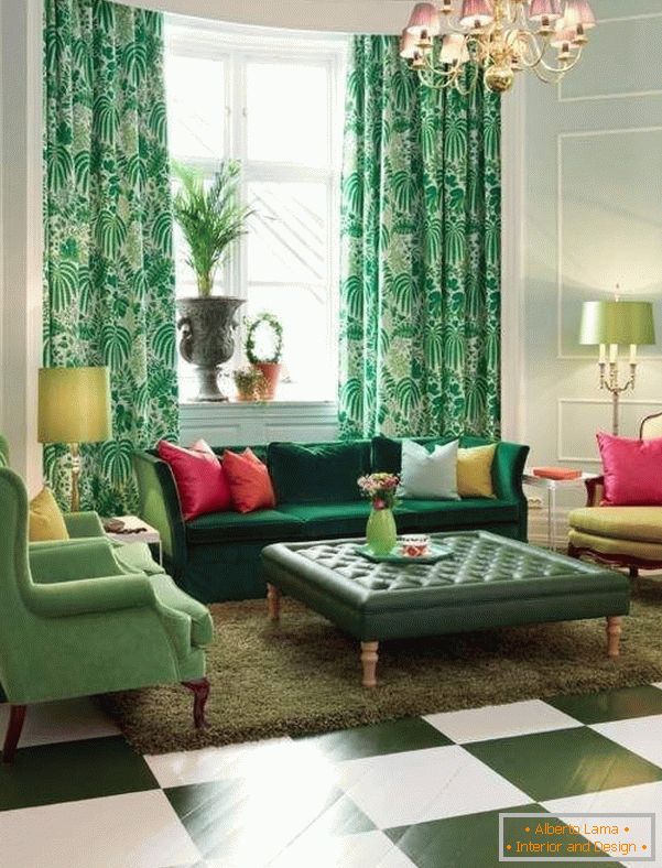 Fotelek különböző színekben és kanapéban