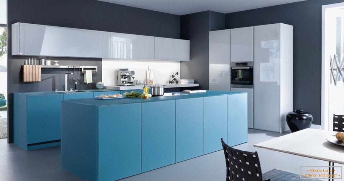 Kék konyha minimalista stílusban
