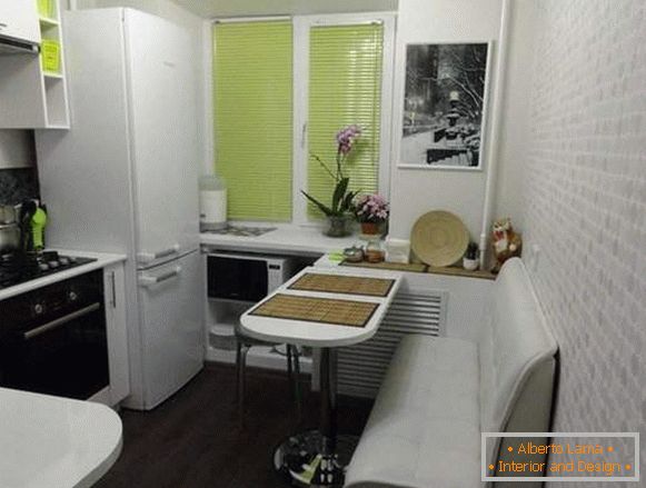 Kis szobák kialakítása az apartmanban: konyha asztal helyett egy bárpult