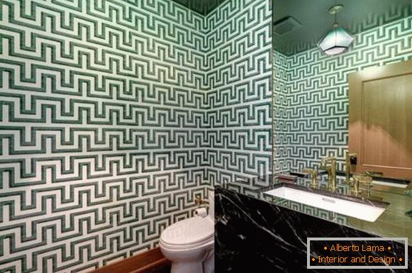 Luxus WC-belső tér, zöld tapéta és márvány