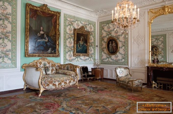 A luxus és a gazdagság a barokk alapvető stílusa.