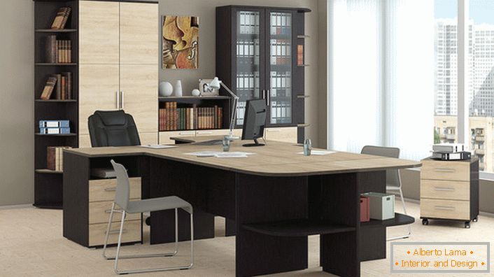Szekrény bútorok - egyszerűség, szerénység, funkcionalitás és praktikusság az irodában.