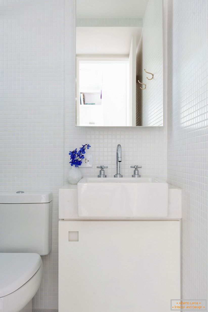 Fürdőszoba fehér színben