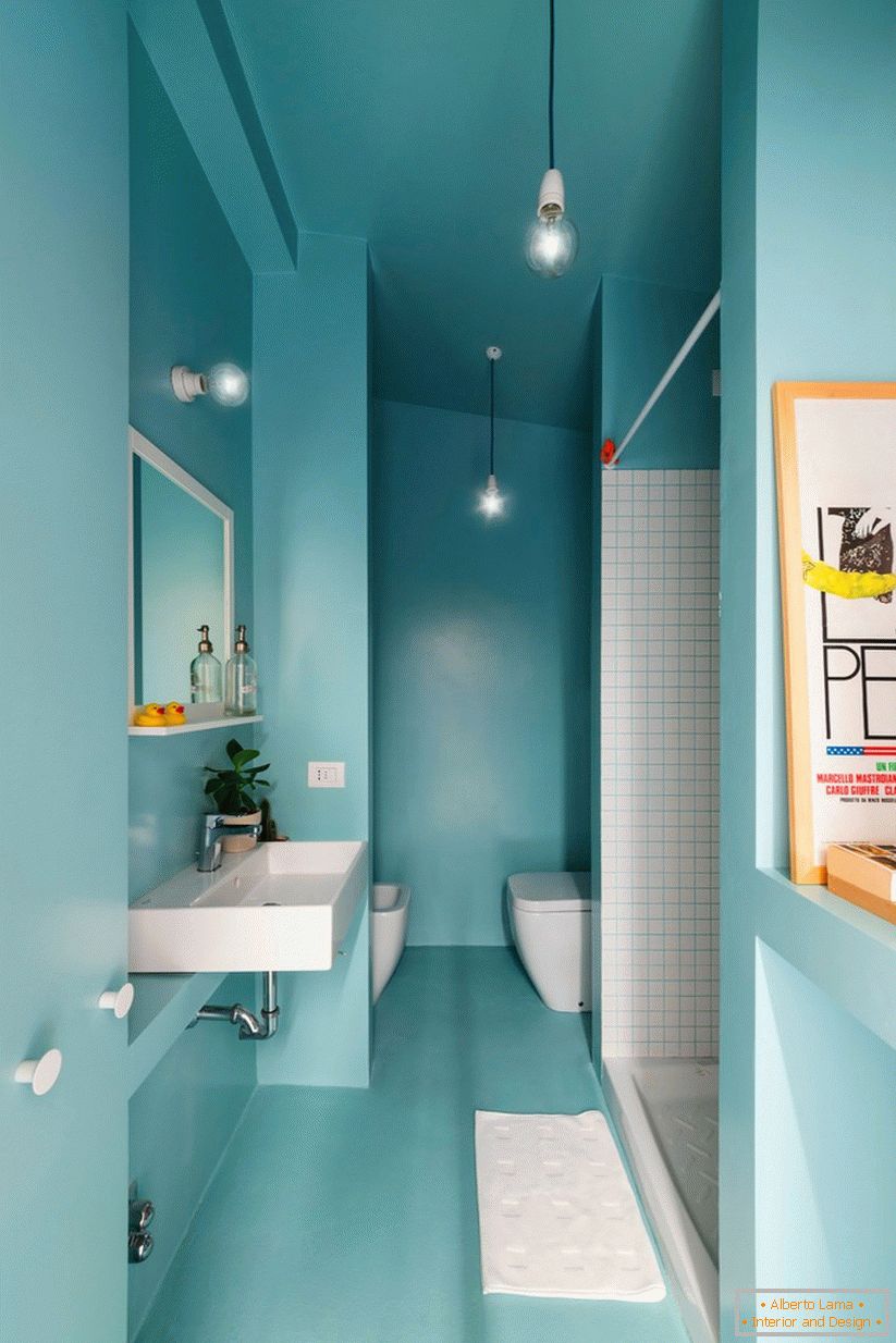Belső fürdőszobás türkiz színű
