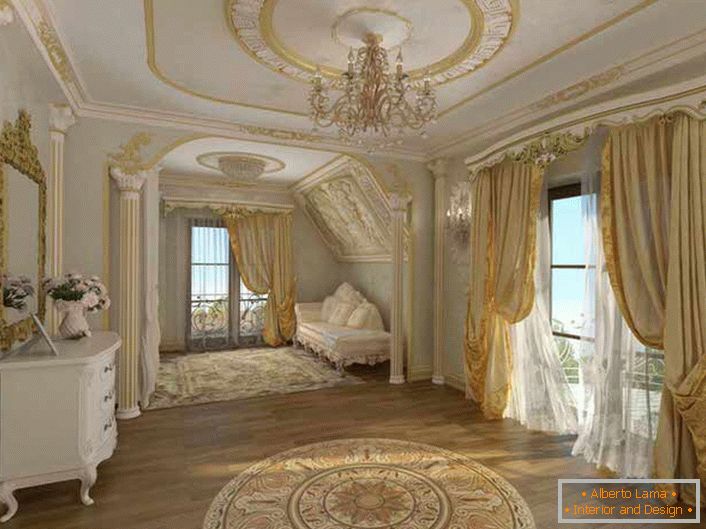 A déli Svájc egyik vidéki házának barokk szobája poliuretán stukkóval díszített. 