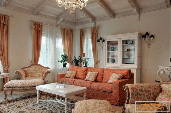 Egy szép Provence stílusú nappali egy igazi hölgynek.