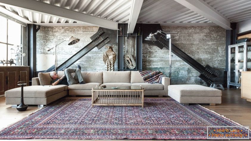 Használja a szőnyeget a nappali stílusú padláson