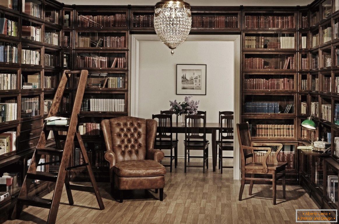 Otthoni könyvtár fa szekrénnyel