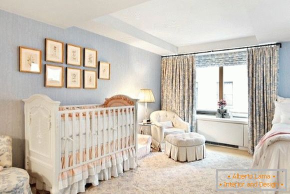gyönyörű hálószoba belsővel és babaágyat