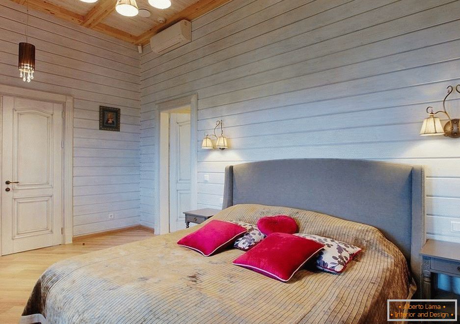 Hálószoba egy fából készült házban