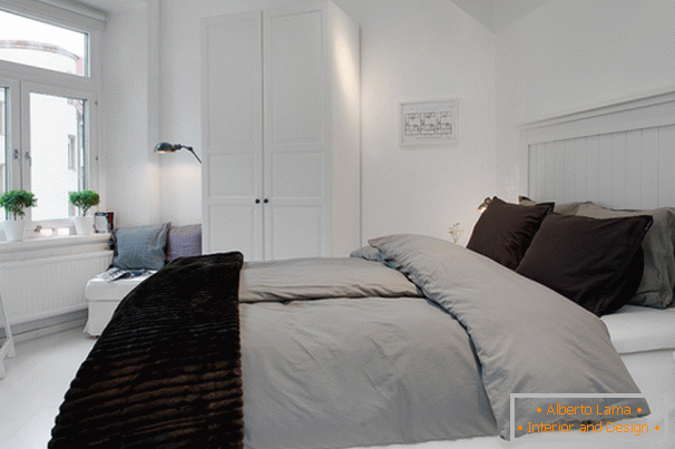 Gömbölyü hálószobás apartman skandináv stílusban