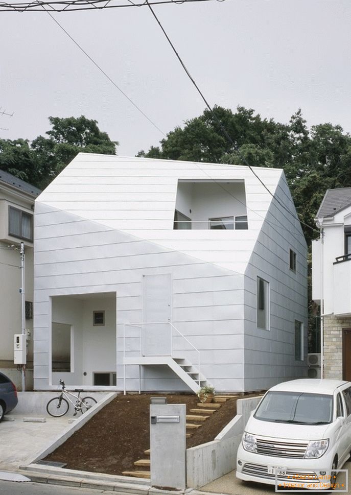 Egy minimalista ház belső kertje Japánban