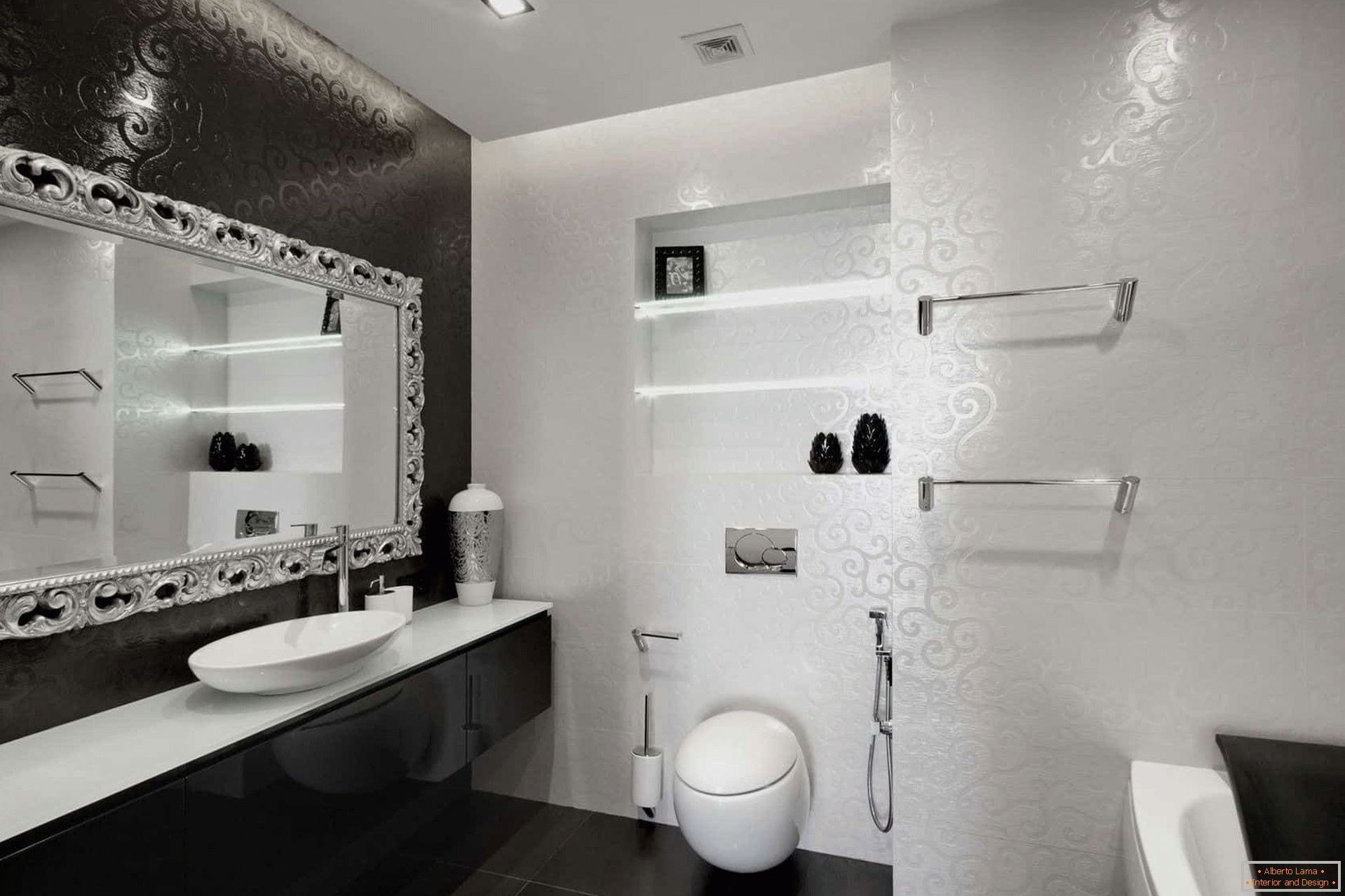 Fekete és fehér fürdőszoba káddal