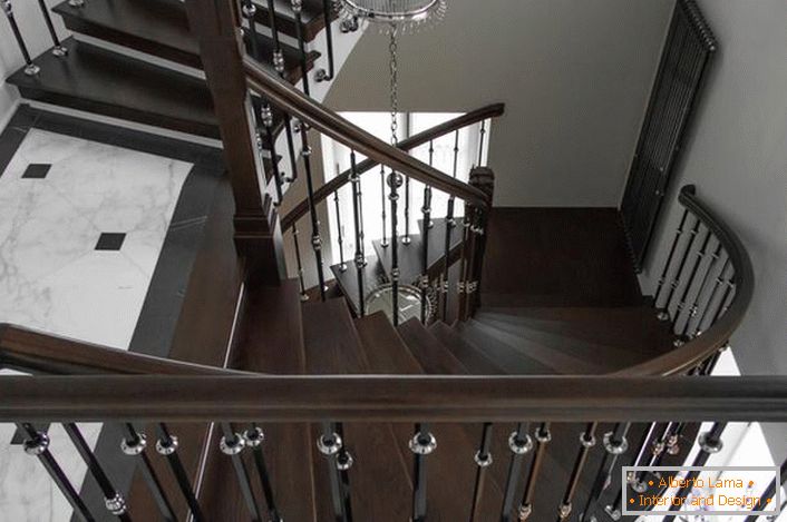 Luxus előtéri lépcsőház цвета благородного венга(дерево в Африке) для роскошного дома.