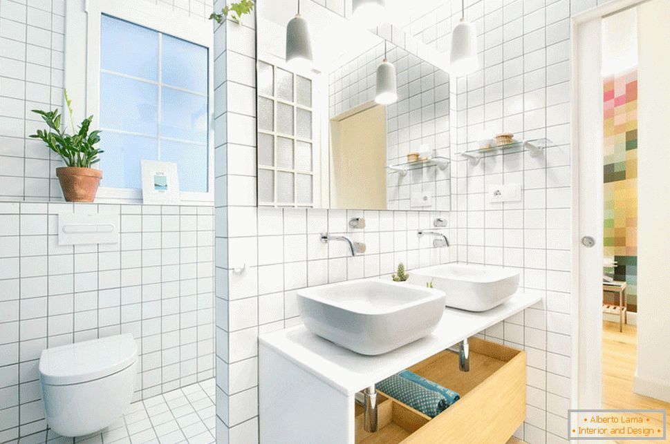 A fürdőszoba belseje egy lakásban Barcelona