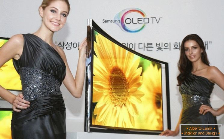 A Samsung bevezette az ívelt OLED TV-t