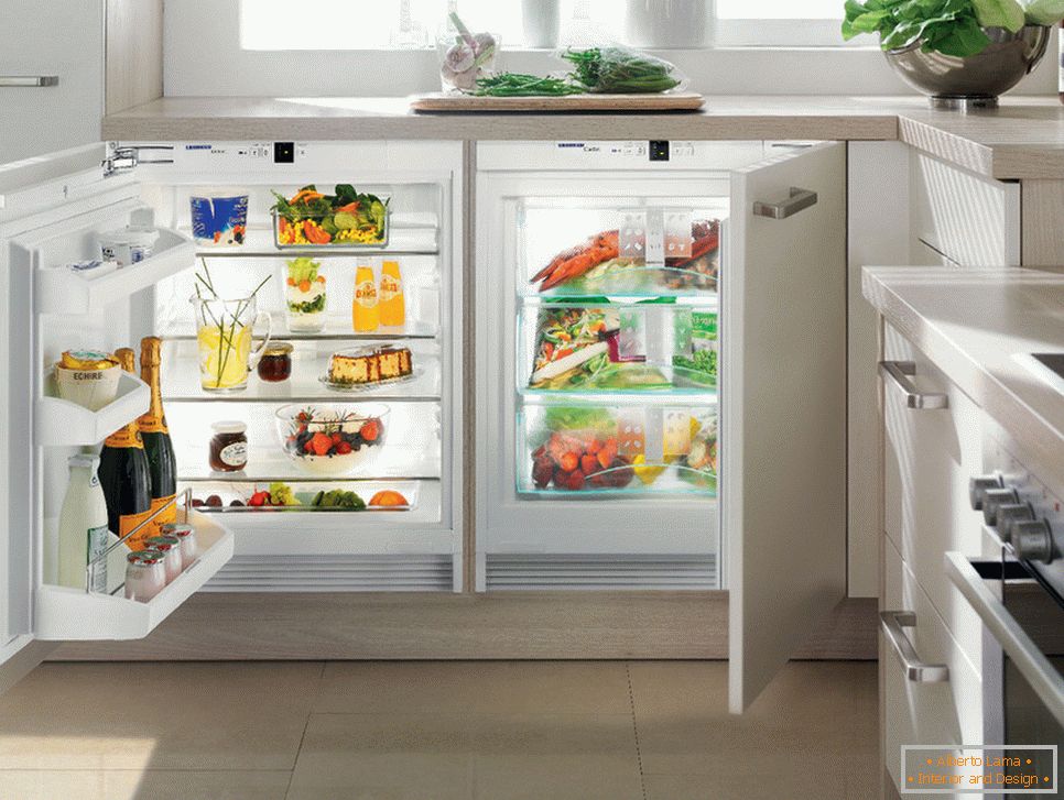 Modern hűtőszekrény