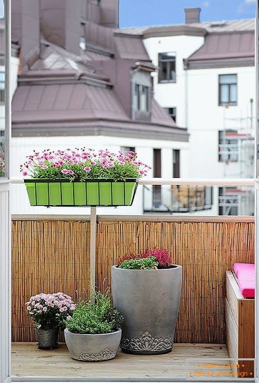 Hangulatos veranda egy kis erkélyen