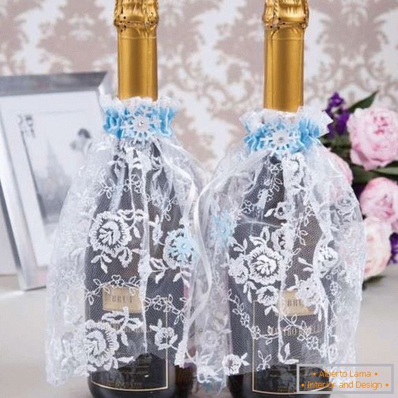 Hogyan kell díszíteni egy esküvői pohár pezsgőt - ötleteket saját kezével