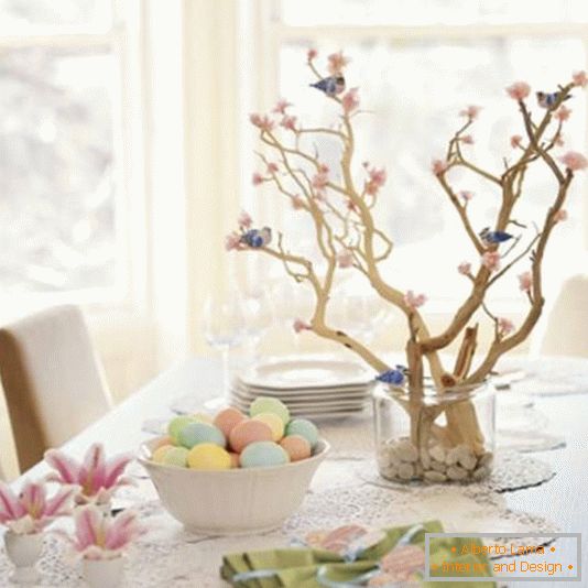 Asztali dekoráció a húsvét számára