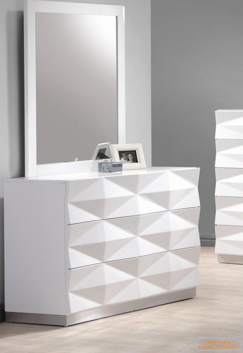 bútor-háló-belső-ötletek tükrözött-drag-and-kortárs-fehérre festett fa--komód-with-dekoratív fiókos-fehér keretes tükör-is-hosszú komód egyedi szobás-dressers- 840x1216