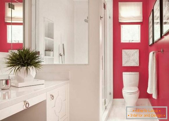 Gyönyörű kis fürdőszoba - fotó fehér és rózsaszín színben