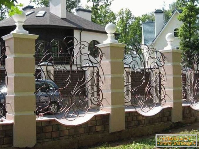 ворота и kerítések magánházhoz фото
