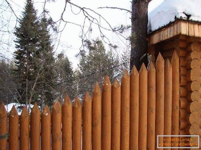 fából készült kerítések magánház fotó